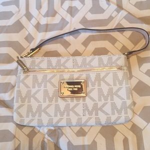 Michael Kors Medium Wristlit